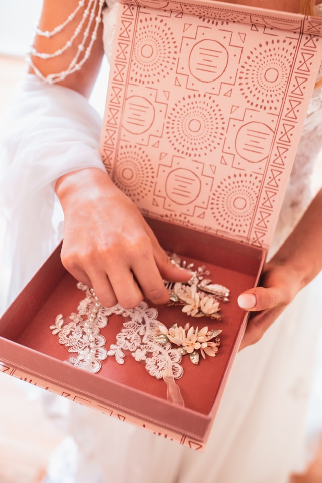 Unboxing Strong Gold jewelry