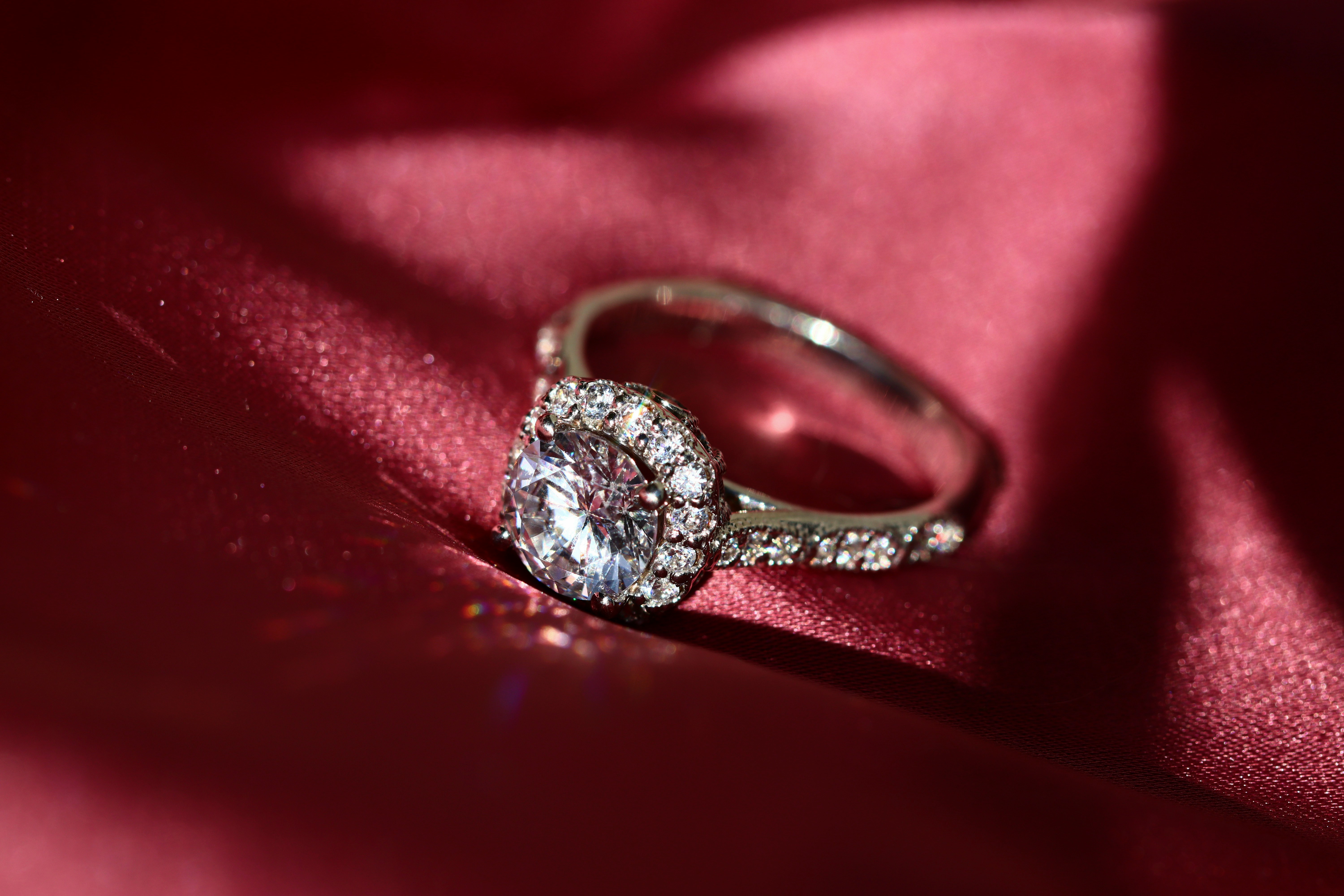 Anniversary jewelry from Strong Gold